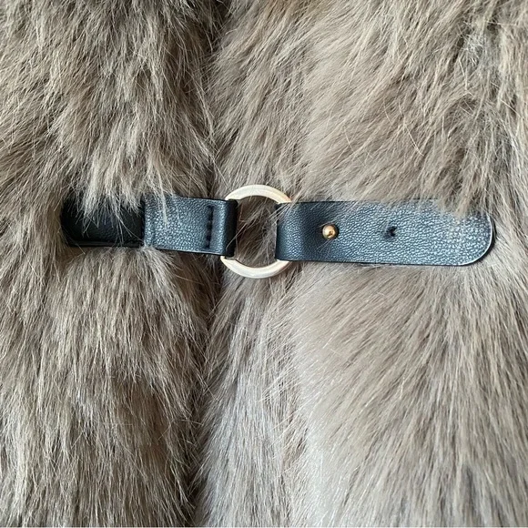 Zara faux fur buckle closure short coat grey brown - Picture 8 of 16